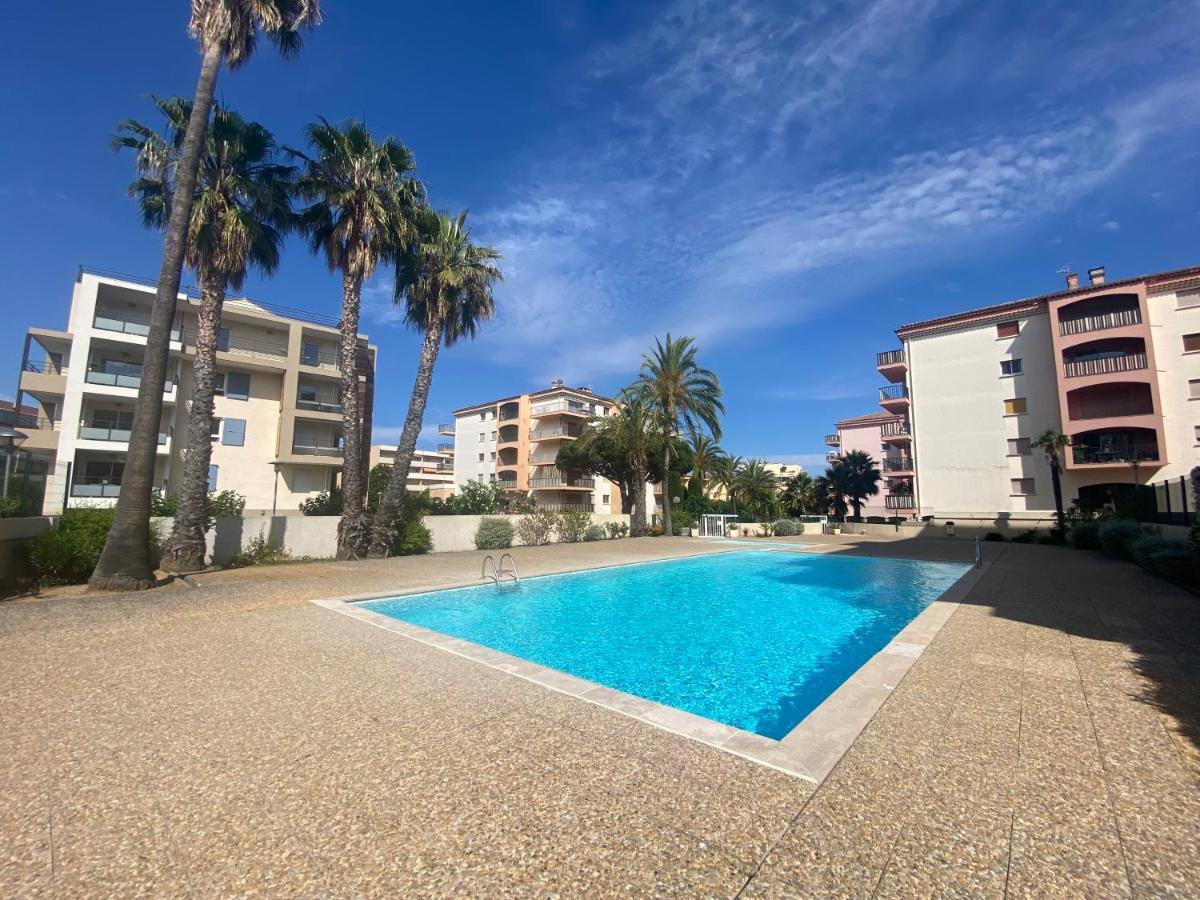 La Palmeraie 2 Chambres แซ็งต์-แมกซีม ภายนอก รูปภาพ